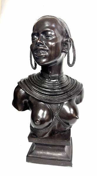 Vincenzo CINQUE (1852-1929) Buste de jeune femme africaine