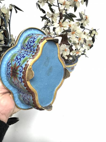 jardinières en bronze cloisonné et pierres dures