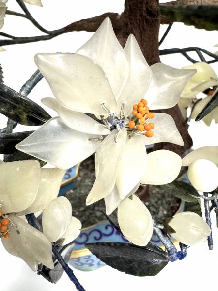 jardinières en bronze cloisonné et pierres dures