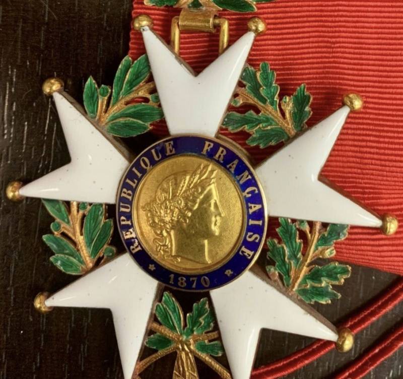 LÉGION D'HONNEUR zoom