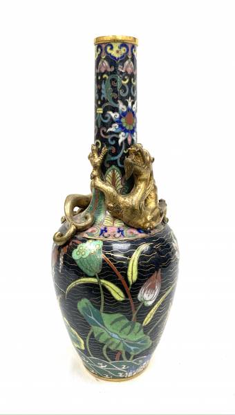 Vase balustre en bronze doré et émaux cloisonnés
