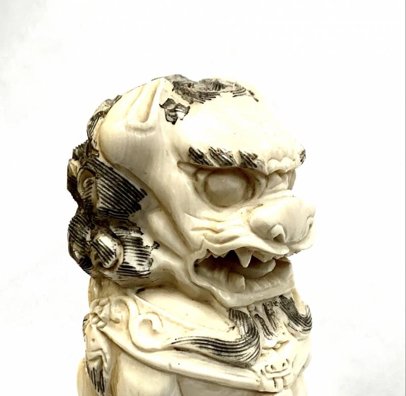 LION BOUDDHIQUE EN IVOIRE