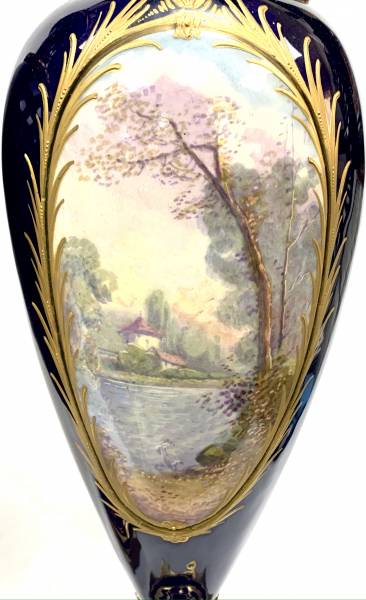 couverts en porcelaine de Sèvres