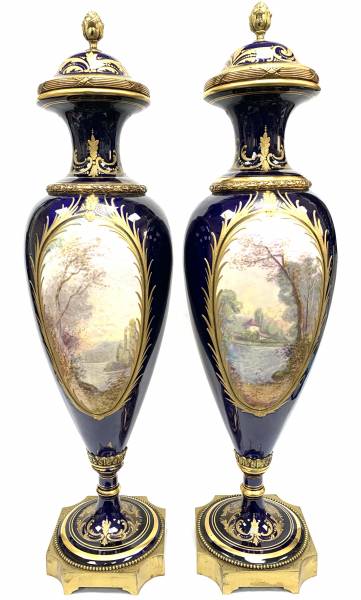 couverts en porcelaine de Sèvres