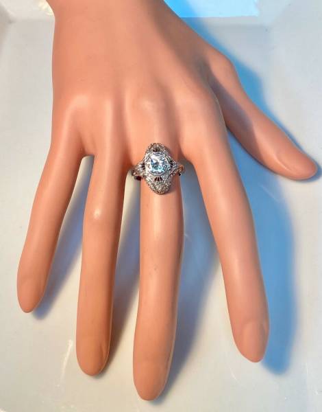 bague ancienne toulon portée