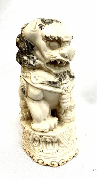 LION BOUDDHIQUE EN IVOIRE